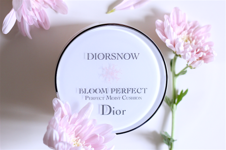 DiorSnow Bloom Perfect Brightening Perfect Moist cushion SPF50+++